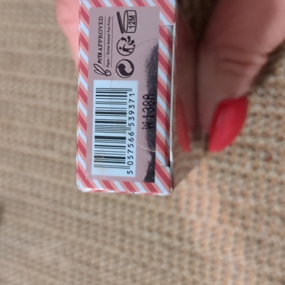 I ๐ Revolution Elf Lip balm & lip scrub New - Picture 5 of 5